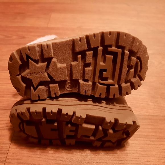 SOLD Carter's 4M Fashion Boots - Picture 4 of 7